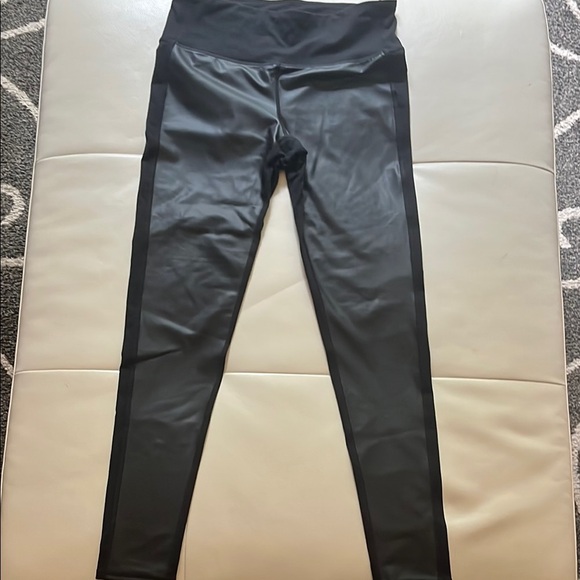 EUC ATHLETA HIGH RISE GLEAM TIGHT size small - Picture 2 of 4